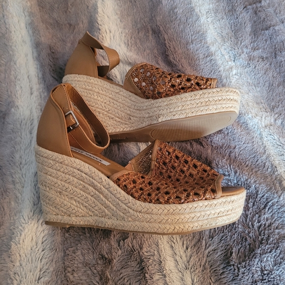 Steve Madden NWOT size 9.5 - Picture 3 of 8